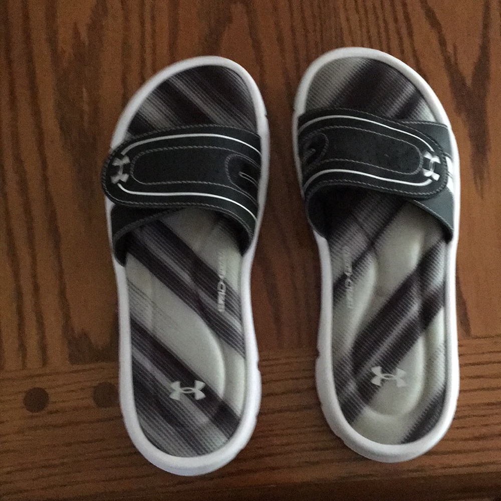 Men’s size 8 sandal